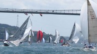 Marmara Yelken Kulübü’nün MASS Arıtma Sistemleri ana sponsorluğunda düzenlediği Kardeşlik Kupası’nda IRC ve Destek sınıflarında 50 tekne ilk gün İstanbul Boğazı’nda çetin bir mücadele sergiledi. Büyükdere önlerinden sağnaklarda 24 knot’a ulaşan sert kuzeyli rüzgarda start alan filoda bazı tekneler terk […]