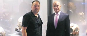 İş adamı Jeff Hakko, dalış malzemeleri koleksiyonunu Türk Deniz Kuvvetleri