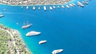Bodrum’un en bakir yerlerinden Mandalya Körfezi’ndeki balık çiftliklerinden gelen atıklar, turistlerin plajı ve denizi kullanmalarında tedirginliğe yol açtı. Türkiye’nin turizm cenneti Bodrum’un en bakir yerlerinden Mandalya Körfezi, balık çiftliklerinin istilası altında. Cennet koyun yakınındaki çok sayıda balık çiftliğinin neden olduğu […]
