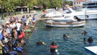 Erdek’te, 8 dalgıç liman içinde denize girip dip temizliği yaptı. Denizden pet şişe, tabak, çanak ve market arabası çıkması dalgıçları şaşırttı. Erdek Dalış Kulübü ile Bandırma’da faaliyet gösteren bir kuruluşun işbirliğiyle, bu yıl da deniz ve çevre kirliliği konusunda vatandaşı […]