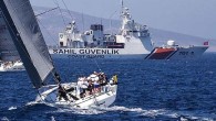 TAYK tarafından 18-21 Temmuz tarihlerinde düzenlenen Sahil Güvenlik-Doğu Ege Yelken Haftası (DEYH) IRC Birinciliği yarışları tamamlandı. Sığacık’ta iki koy içi yarışı ile başlayan maraton, Çakabey 937 ile taşındığı Turgutreis’de ikisi şamandıra biri de coğrafi rotalı üç yarışla sona erdi. D-Marin […]