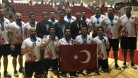 İSTANBUL / DHA Sualtı Hokeyi A Milli Erkek Takımı, CMAS 20. Sualtı Hokeyi Dünya Şampiyonası’nda İngiltere’yi mağlup ederek dünya üçüncüsü oldu. Kanada’da 14 ülkenin katılımıyla gerçekleştirilen şampiyonada Türkiye, grubundaki ilk maçını İngiltere ile yapmış ve 3-2 mağlup olmuştu. Bu maçın […]
