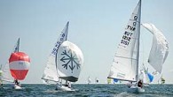 12 ülkeden Dragon sınıfında 59 teknenin katılımı ile gerçekleşen Helsinki Gold Cup, Andy Beadsworth, Ali Tezdiker ve Simon Fry’den oluşan Provezza Dragon ekibi için pek de iyi başlamadı. Ancak kuzey sularına yabancılığı ilk iki yarışın sonunda aşan ekip, iki günün […]