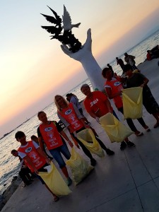 “Sen,Ben,Hepimiz Temiz bir dünya için…” Dünya Temizlik Günü Kuşadası Türkmen