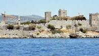 Görsel ihtişamı, şövalye kuleleri ve arkeolojik eserleriyle ünlü UNESCO Dünya Miras Geçici Listesi’ndeki Bodrum Kalesi, gelecek yıl kapılarını ziyaretçilere yeniden açacak. Yapımına 1415 yılında başlanan ve inşaatı 1523’e kadar süren, 1895 yılına kadar da askeri üs olarak kullanılan Bodrum Kalesi, […]