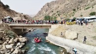 Van’da düzenlenen Türkiye Rafting Şampiyonası üçüncü ayak yarışları devam ediyor. Türkiye Gelişmekte Olan Spor Branşları Federasyonunca düzenlenen, Çatak Kaymakamlığı ve Çatak Belediyesi tarafından desteklenen şampiyonanın ikinci gününde sprint yarışları için 19 yaş altı kadın ve erkekler, 23 yaş altı kadın […]