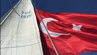 Tüm yelkenci dostlarımızı Cumhuriyetimizin 95. Yılını birlikte yarışarak kutlamaya davet ediyoruz. Yarış öncesi ve sonrası birer hafta olmak üzere toplam 2 hafta Setur Kuşadası Marina’nın desteği ile tüm yarışçı teknelerimizi ücretsiz ağırlıyoruz. Kemal Kor