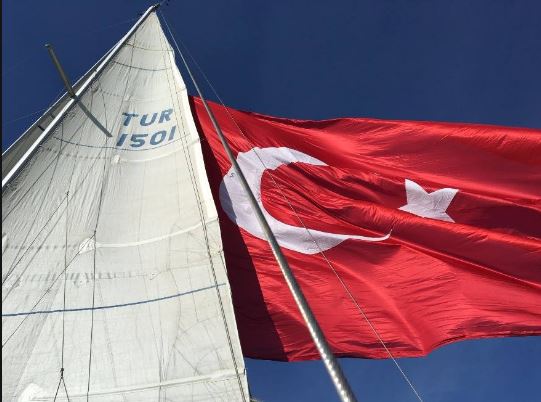 Tüm yelkenci dostlarımızı Cumhuriyetimizin 95. Yılını birlikte yarışarak kutlamaya davet