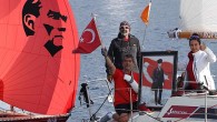 Göcek Yat Kulübü tarafından düzenlenen 16. Sonbahar Göcek Yarış Haftası, koy dışında yapılan 10 Kasım Atatürk Kupası ile sona erdi. Starttan önce IRC3’te Halit Özbekli’nin Neslisu adlı yatı, Atatürk portresi bulunan balonunu basıp güvertesine yerleştirilen çerçeveli kocaman Atatürk fotoğrafı ile […]
