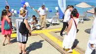 Bodrum Belediyesi Çevre Yönetim Denetim Teknik Personeli Murat Kurtini, Görme Engelli Yüzme Parkuru’nda denize giren görme engelli vatandaşların boğulma vakasına karşı panik butonu verilerek denizde güvenli yüzmelerinin sağlandığını söyledi. Mavi Bayrak Programı kapsamında çalışmalar yürüten belediye yetkililerine yönelik olarak yapılan […]