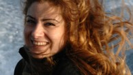 “Çoğunluğun “Bu ne biçim soru, tabii ki dişidir” dediğini duyar gibiyim. Teknenin dişiliği zarafetinden, etrafında birçok erkeğin koşuşturmasından ve sürekli ilgi istemesinden geliyor, doğru ama ya tekneyi kullanan bir kadınsa?” Derginin baskıya gitmesine birkaç gün kala, hazırlıklar son hızda sürerken […]