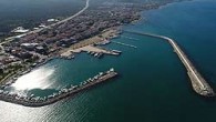 İskenderun Körfezi kıyılarındaki balıkçı barınaklarında yat iskeleleri kurulması için çalışmalar başlatıldı. Bu arada Burhaniye Marina’daki yüzer iskelelerin montajı tamamlandı. Bülent Argüç, 22 yıl görev yaptığı Ataköy Marina’dan ayrıldı ve yeni görev yerinde hizmete başladı. Çağlar Altuntaş da Setur Marinaları’dan ayrıldı. […]