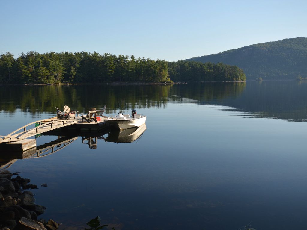Sailing on Lake Megunticook in Maine. Source: sailingscuttlebutt