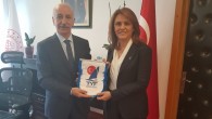 Türkiye Yelken Federasyonu Başkanı Özlem Akdurak, kulüplerin arazi sorunları, Milli Yelken Üretim projesi ve amatör denizci sayısının artması ile ilgili Ankara’da bir takım görüşmelerde bulundu. Başkan Akdurak, T.C. Ulaştırma ve Altyapı Bakan Yardımcısı Sayın Selim Dursun’u makamında ziyaret etti. Ziyarette; […]