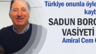 Türklerin yetiştirdiği en büyük denizcilerden Sadun Boro’yu 5 Haziran günü kaybettik. 5 Haziran aynı zamanda Dünya Çevre Günüydü. Hayatını denizlere ve kıyılara adayan Sadun Boro, sonsuzluk okyanusundaki seyrine çıkışının zamanlamasıyla bile geride kalanlara mesaj vermişti. KARACI TÜRKLERİ OKYANUSLARA ÇIKARAN ADAM […]
