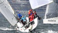 Helly Hansen-SportWorks Cup adıyla yarın (6 Nisan Cumartesi) günü yapılacak BAU İlkbahar Trofesi’nin 2. Etap yarışlarına kayıt veren tekne sayısı 43’e yükseldi. Caddebostan-Dalyan parkurunda şamandıra yarışı olarak planlanan etkinlikle ilgili olarak yayınlanan Ek Talimat ile “coğrafi yarış” da gündeme geldi. […]