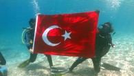 Fethiye’da 9 dalgıç, 19 Mayıs Atatürk’ü Anma, Gençlik ve Spor Bayramı’nı denizin dibinde Türk Bayrağı açarak kutladı. Denizin dibinde açılan bayraklarla yüzen balıklar ilginç görüntüler oluşturdu. Muğla’nın Fethiye ilçesinde 9 dalgıç, 19 Mayıs Atatürk’ü Anma, Gençlik ve Spor Bayramı’nı Milli […]