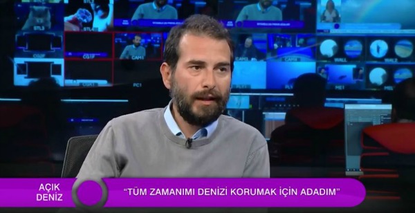 Gökhan Karakaş türkiyenin tematik kanalı Woman tv de yayınlanan Açık