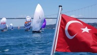 YATLAR, YELKENLERİNİ EGE’YE DOĞRU ÇEVİRDİ TEB Özel Bankacılık desteğinde Türkiye Açıkdeniz Yarış Kulübü (TAYK) tarafından düzenlenen “49’uncu Deniz Kuvvetleri Kupası Açık Deniz Yat Yarışı”, 05 Temmuz 2019 günü saat 13.00’da Çengelköy’den başladı. 13-15 knot’lık kuzey-kuzeydoğu yönlü rüzgarlayarışa başlayan 44 tekneden […]