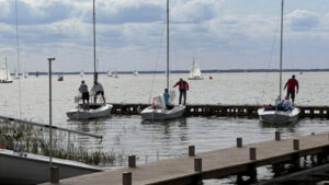 With a 70-boat limit, the 2024 Flying Scot Midwinter Championship