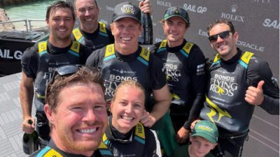The Australians continued their blistering midseason form with a commanding