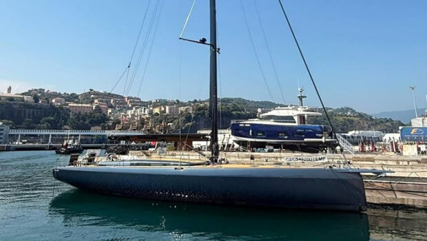The French publication Voiles et Voiliers reported on the newly