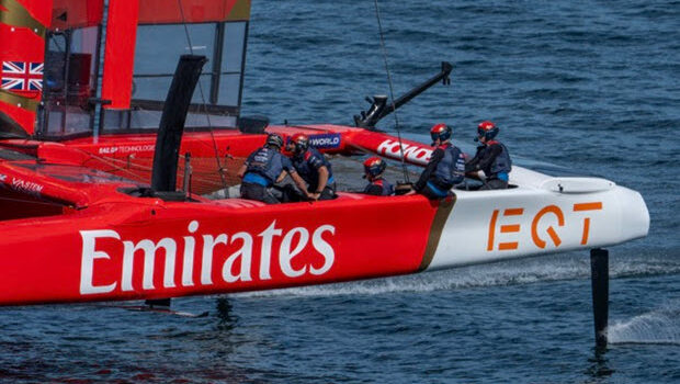Sporun ticarileşmesi, Scuttlebutt merkezine bir dizi sponsorluk duyurusu gelmesine neden