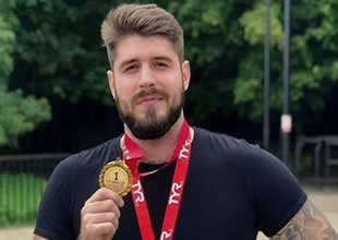 İstanbul Boğazı’nda yarışa katılan Rus yüzücü kayıp Rus yüzücü Nikolay Sveçnikov’un ailesi, sporcunun İstanbul Boğazı’nda dün düzenlenen