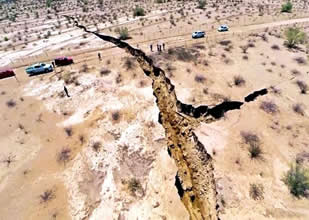 Afrika, her yıl yavaş yavaş ikiye bölünmeye devam ediyor. Bilim