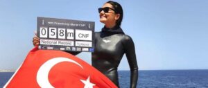 Serbest Dalış Dünya Kupası’nın 5. gününde milli sporcu Yağmur Ergün,