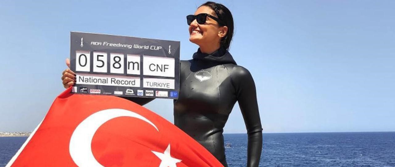 Serbest Dalış Dünya Kupası’nın 5. gününde milli sporcu Yağmur Ergün,
