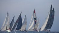 EAYK-Çeşme Marina tarafından düzenlenen 2020 İzmir Kış Trofesi’nin 2. ayak yarışları 22-23 Şubat tarihlerinde Çeşme Marina’da gerçekleştirilmek üzere 45 tekne başvurusuyla başladı. Cumartesi, Çeşme fırtınalı bir güne uyandı. Brifing ardından denize açılan hakem heyeti gün boyu rüzgar ölçümü yaptı. Sağanaklarda […]