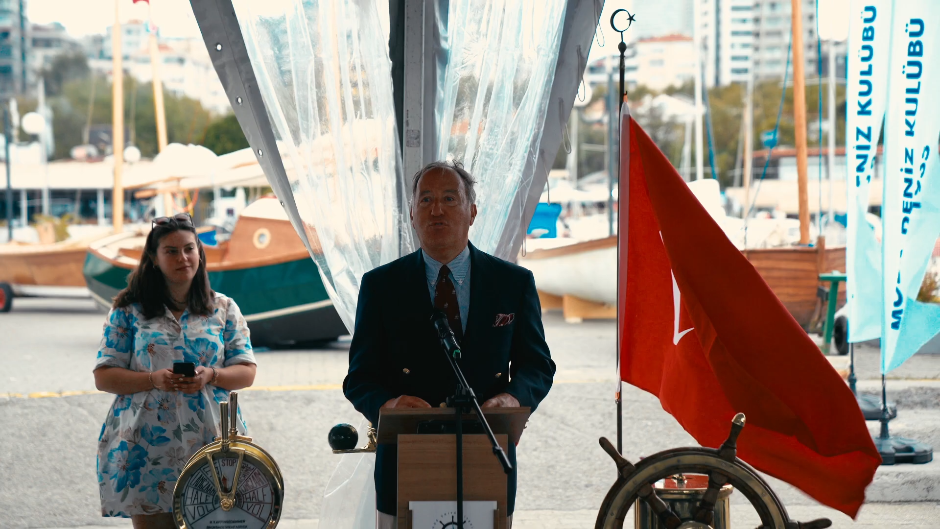 DENİZİN ESKİMEYEN SULTANLARININ GEÇİT TÖRENİ Deniz kültürünün maviliklerdeki aynası klasik tekneler ilk kez bir geçit