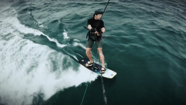 Belgium Koen Darras intends to complete the first kitesurf crossing