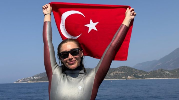 Antalya'nın Kaş ilçesinde düzenlenen Serbest Dalış Deniz Açıksu Büyükler ve