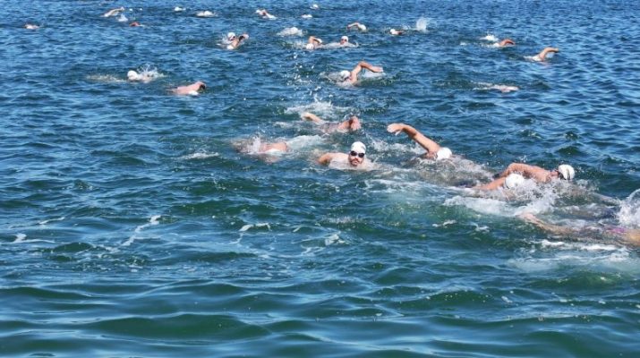 Samsun'un Terme ilçesinde, Açık Su Yüzme Yarışması düzenlendi. 