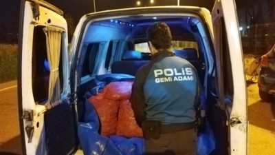 Samsun’da polis tarafından bir kamyonette yapılan kontrollerde 200 kilo kaçak