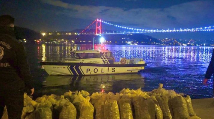 Fatih ve Sarıyer’de düzenlenen operasyonda yasak bölgede toplandığı ve insan
