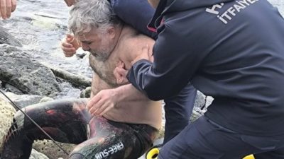 Hatay’ın Samandağ ilçesinde zıpkınla balık avı yapan bir vatandaş, zıpkının