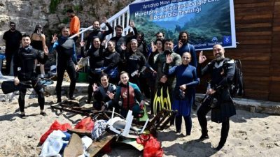 Antalya Muratpaşa Belediyesinin gönüllü dalgıç ekibi, yaz sezonu öncesinde Mermerli