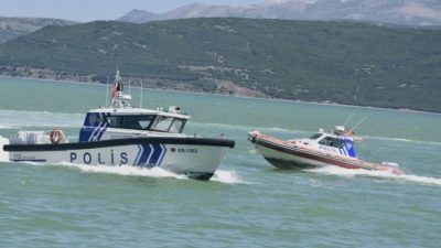 Van Gölü'nün Bitlis sınırında inci kefalinin kaçak avlanmasına yönelik denetimler