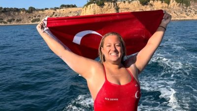 Ultra maraton yüzücüsü 24 yaşındaki Türk sporcu Ece Demir, ABD'nin