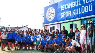 Açılış programına Türkiye Yelken Federasyonu Başkanı Özlem Akdurak, Türkiye Yelken