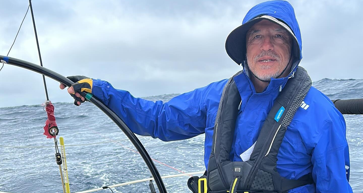 We turned ENE toward Neah Bay (1040M) yesterday. Northern most