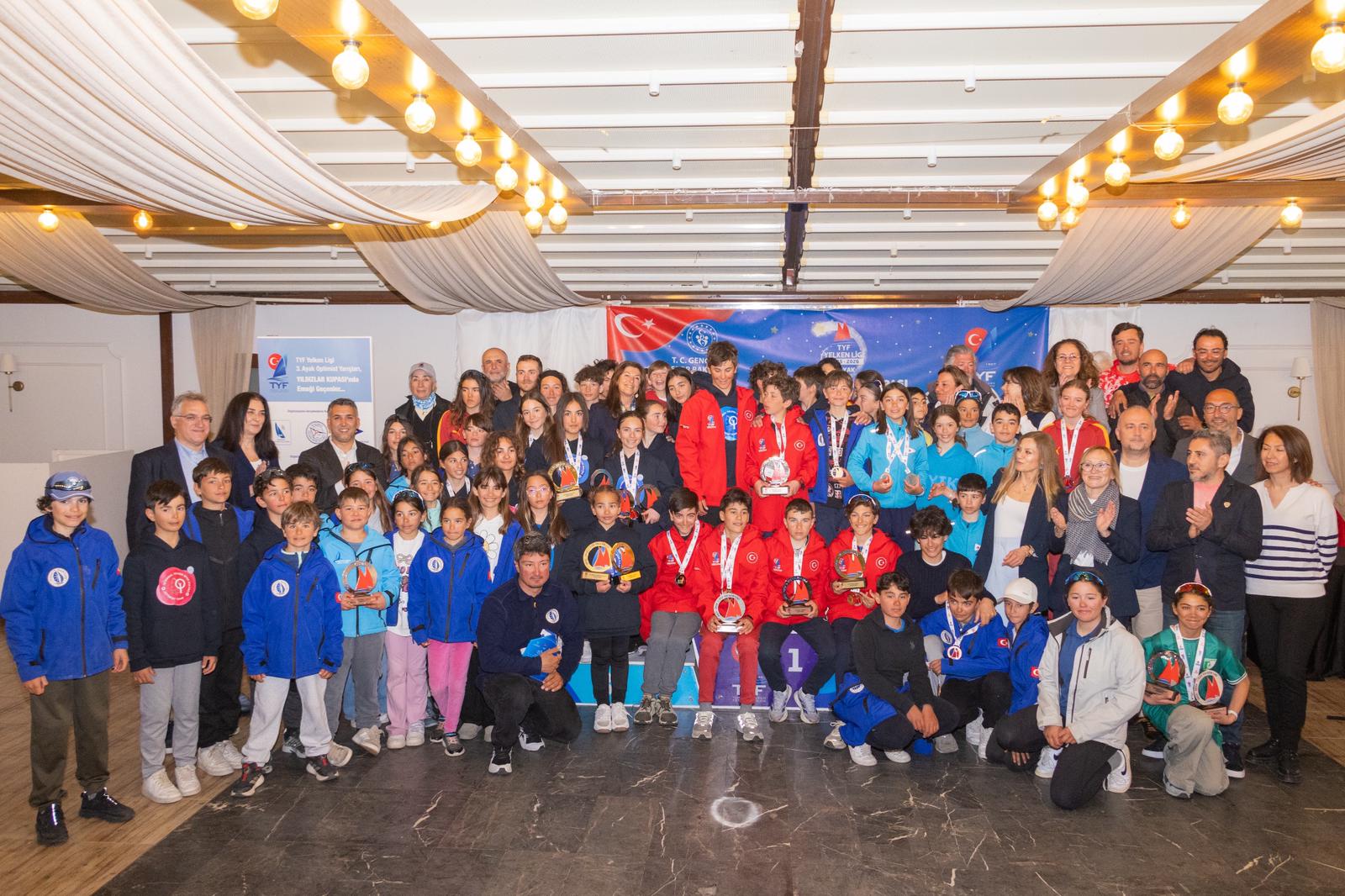 2025-2026 TYF Yelken Ligi 3. Ayak Optimist Yıldızlar Kupası Ödül Töreni ile Tamamlandı! 11-17 Nisan tarihleri arasında Ankara Yelken Kulübü ve İstanbul Yelken