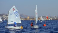 Türkiye Yelken Federasyonu’nun 2019 yılı Faaliyet Programı’nda yer alan “TYF Federasyon Kupası” Yelken Yarışları, Optimist, Laser 4.7, Radial ve Standard sınıfları 4.gün geçici sonuçları ekte bilgilerinize sunulmuştur. Sporcularımıza başarılar dileriz. Saygılarımızla. Türkiye Yelken Federasyonu OPTİMİST JUNIOR GEÇİCİ SONUÇLARI 20.09.2019​​ OPTİMİST […]