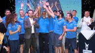 Bu yıl “Temiz deniz” temasıyla düzenlenen 8 ülkeden 80 yelkenli ve yaklaşık 800 sporcu katıldığı Turkcell Platinum Bosphorus Cup’ta genel klasmanda şampiyonluğu İstanbul Cerrahi Cheese elde etti. Borusan Racing Çılgın Sigma takımının ikinci olduğu organizasyonda üçüncülüğü ise Shak Shuka kazandı. […]