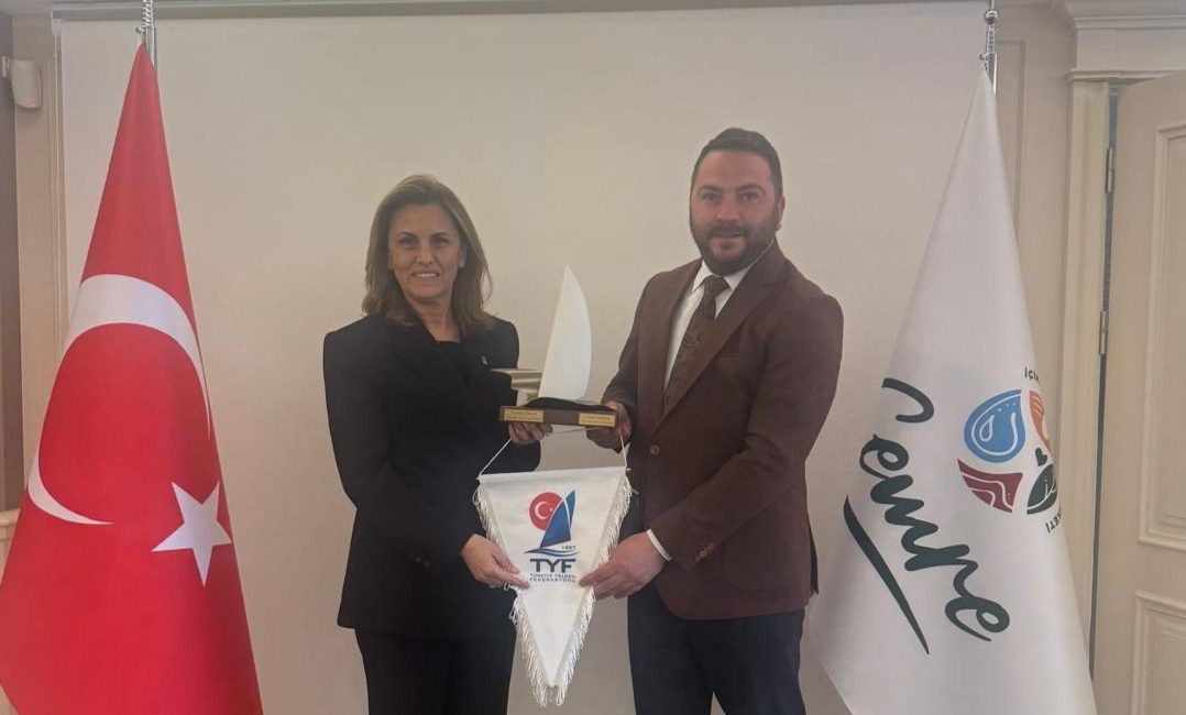 Türkiye Yelken Federasyonu’ndan Cemre Vakfı’na Ziyaret Türkiye Yelken Federasyonu Başkanı Özlem Akdurak, Cemre Vakfı Yönetim Kurulu