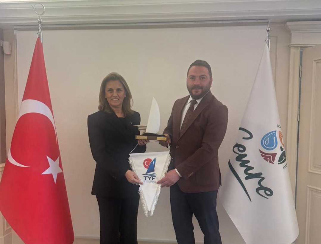 Türkiye Yelken Federasyonu Başkanı Özlem Akdurak, Cemre Vakfı Yönetim Kurulu