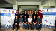 Türkiye Milli Olimpiyat Komitesi’nin (TMOK) antrenörlerin teknik gelişimlerine katkıda bulunmak amacıyla uyguladığı “Antrenör Gelişim Seminerleri ve Destek Programları” çerçevesinde Türkiye Yelken Federasyonu ve Dünya Yelken Federasyonu (World Sailing) iş birliği ile düzenlenen World Sailing Level 3 TCC Kursu, Arkas Çeşme […]
